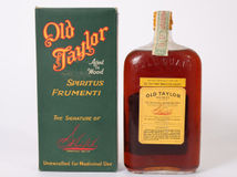 Old Taylor Bottled in Bond Bourbon Quart (1917-1933) thumbnail 2