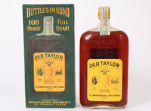 Old Taylor Bottled in Bond Bourbon Quart (1917-1933) thumbnail